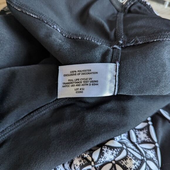 Coolibar Black and White 2-in-1 Skort Women's Large - Picture 5 of 7